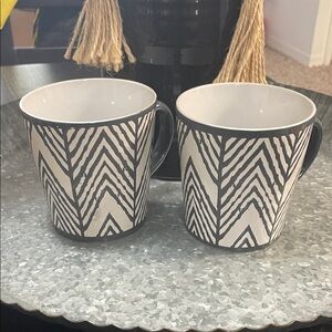 Chevron Patterned Black and Grey Mugs